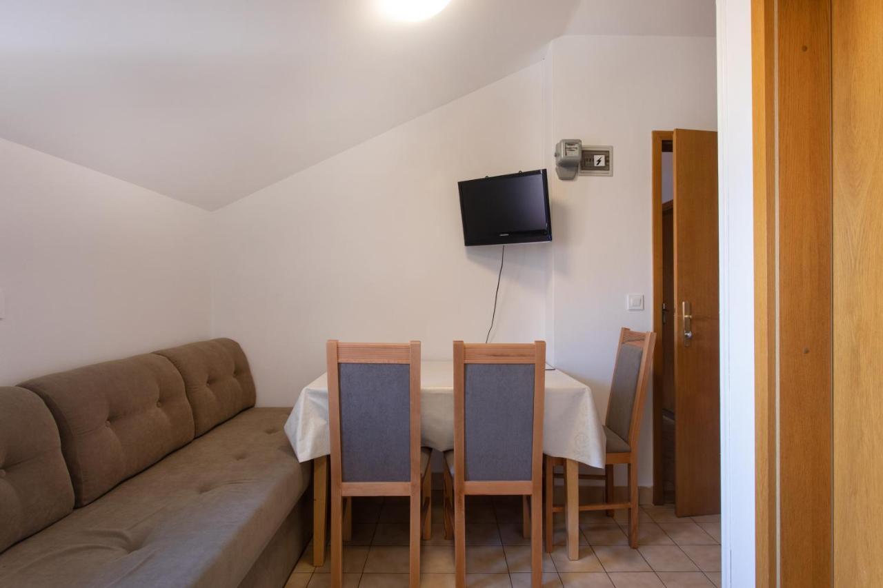 Apartmaji Pri Perotu Izola Ngoại thất bức ảnh
