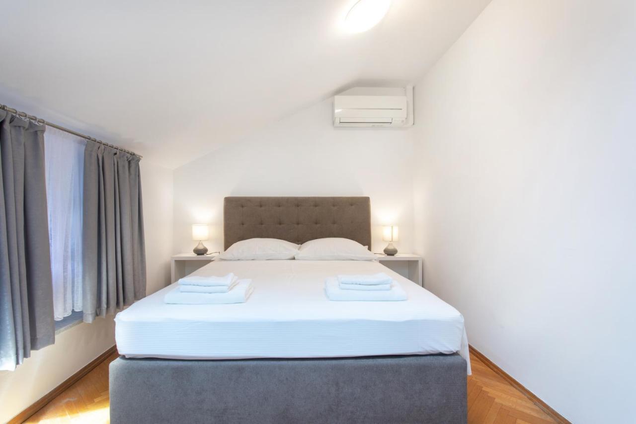 Apartmaji Pri Perotu Izola Ngoại thất bức ảnh