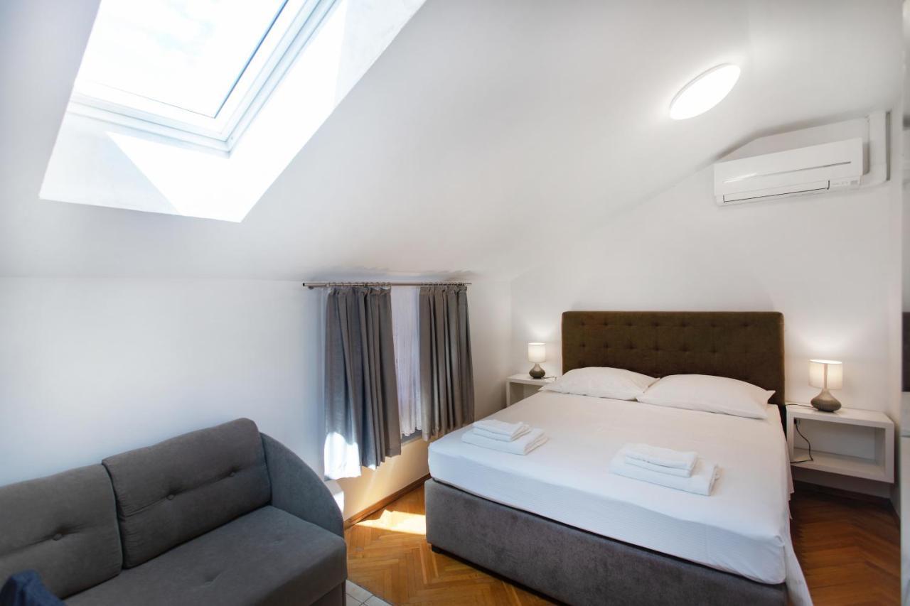 Apartmaji Pri Perotu Izola Ngoại thất bức ảnh