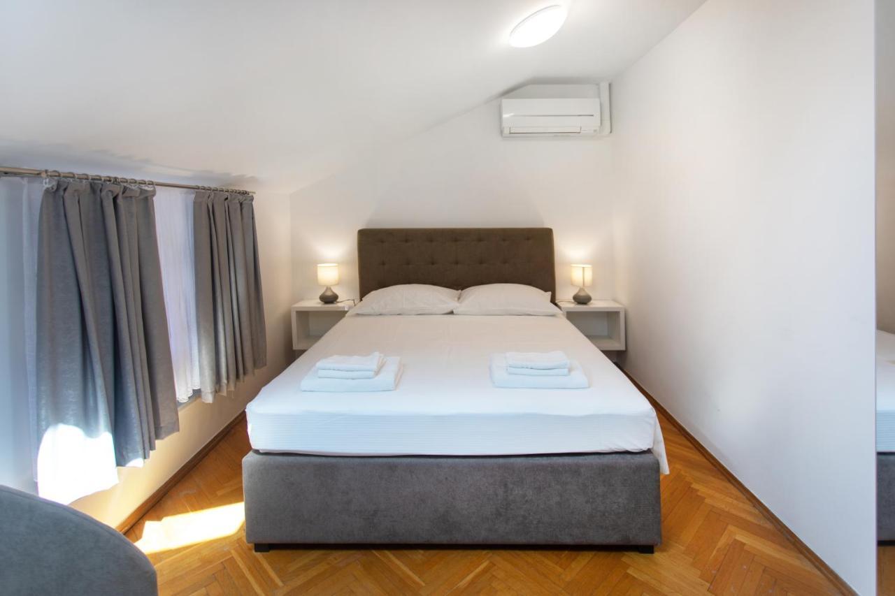 Apartmaji Pri Perotu Izola Ngoại thất bức ảnh