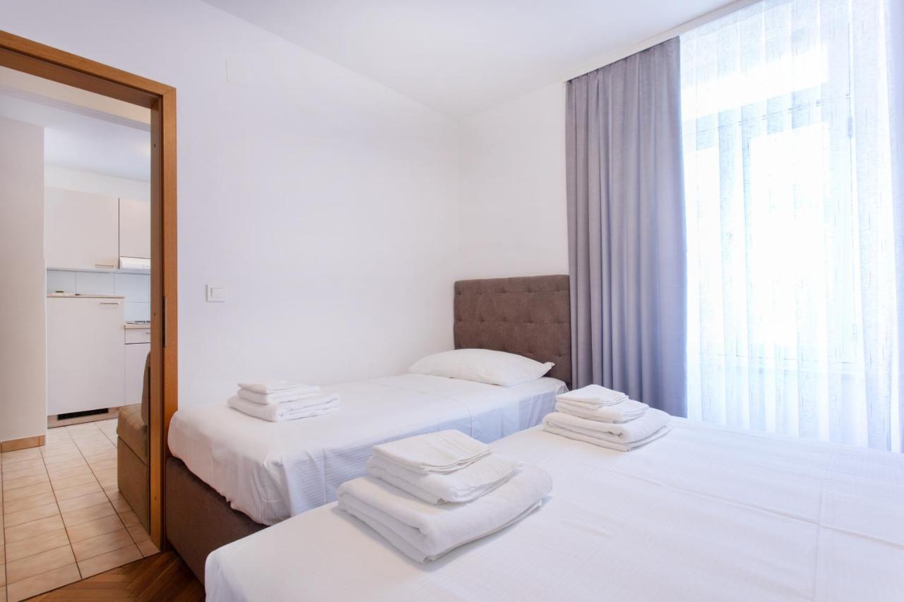 Apartmaji Pri Perotu Izola Ngoại thất bức ảnh