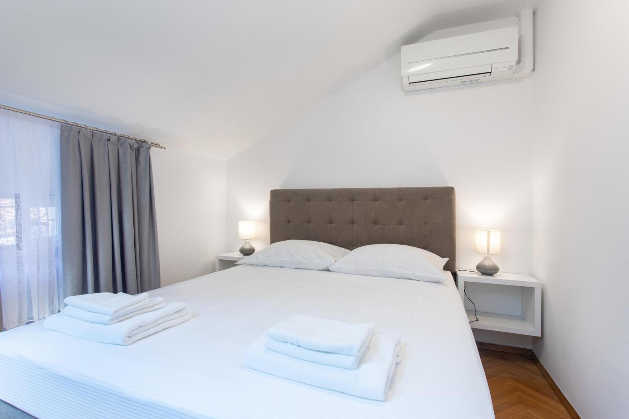 Apartmaji Pri Perotu Izola Ngoại thất bức ảnh