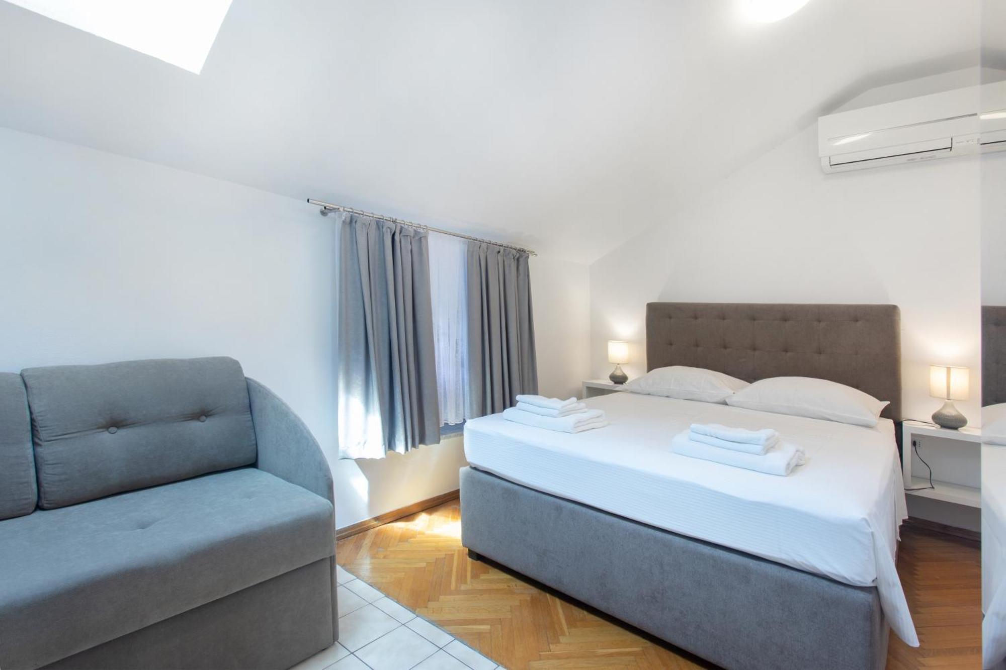 Apartmaji Pri Perotu Izola Ngoại thất bức ảnh